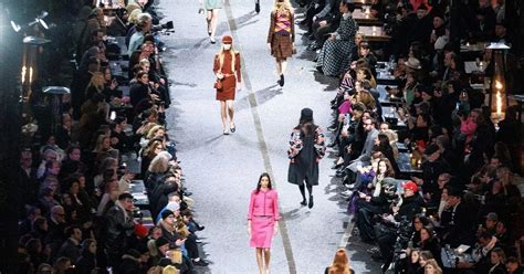 karen elson chanel|Chanel fashion show LIVE updates after huge Manchester event .